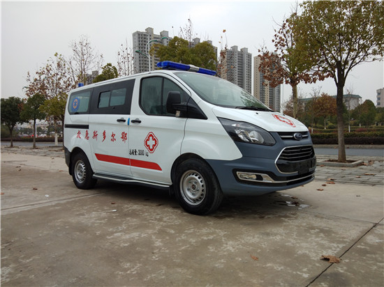 全顺V362自动档救护车
