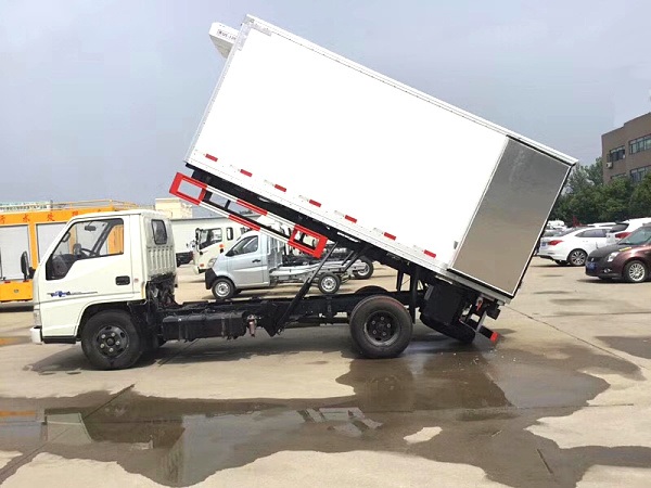 江铃顺达无害化冷藏车